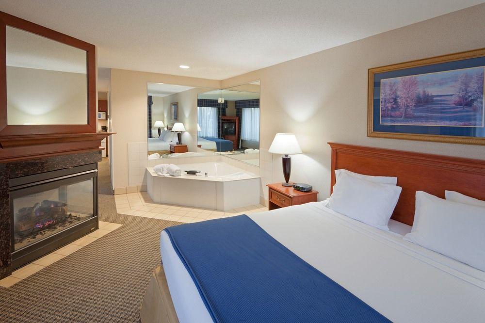 Holiday Inn Express Poughkeepsie By Ihg Eksteriør billede
